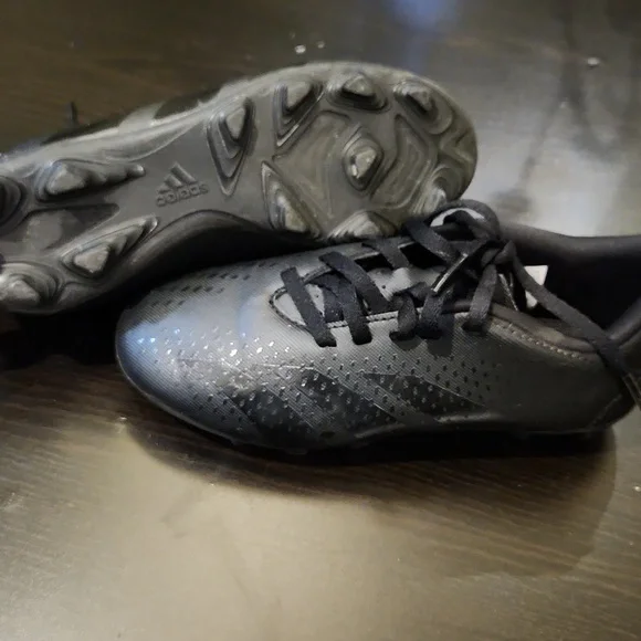 Adidas cleats - Picture 2 of 5